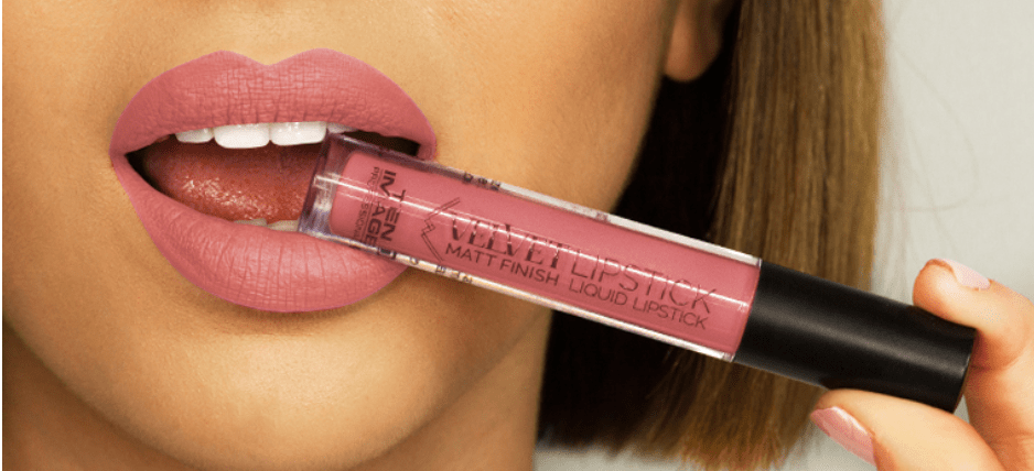 Trucos para aplicar un labial mate. Cosmética Roger