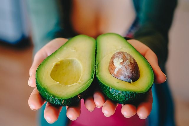 La hidratación de la piel. El aguacate. Cosmética Roger